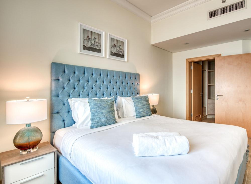 Shoreline #4 Jash Falqua