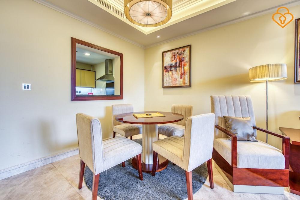 Grandeur Residence 1/bed Apt.