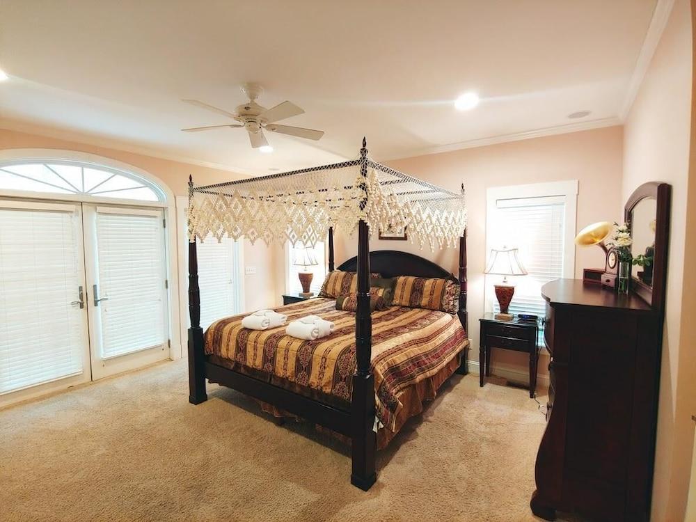 Luxurious Southern Belle 1 Beach Home