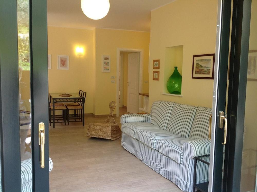 Cottage Bellagio with private garden