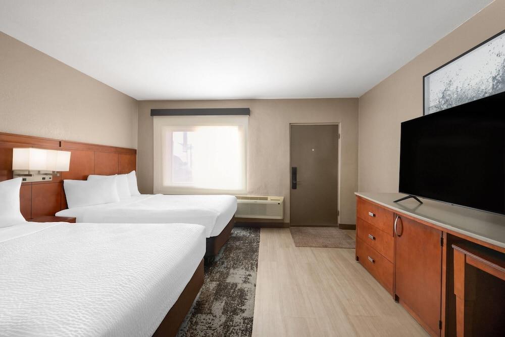 Travelodge by Wyndham Parker