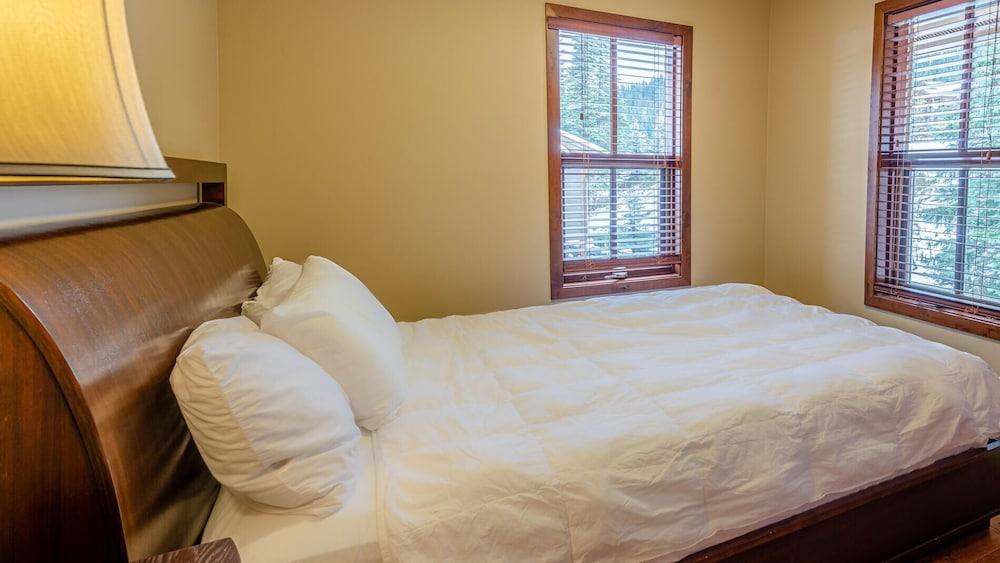 Woodhaven #11 by Bear Country