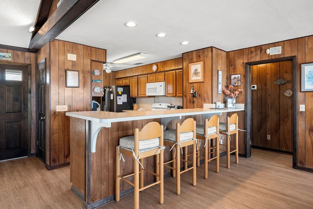 Ocean's Edge by Distinctive Beach Rentals