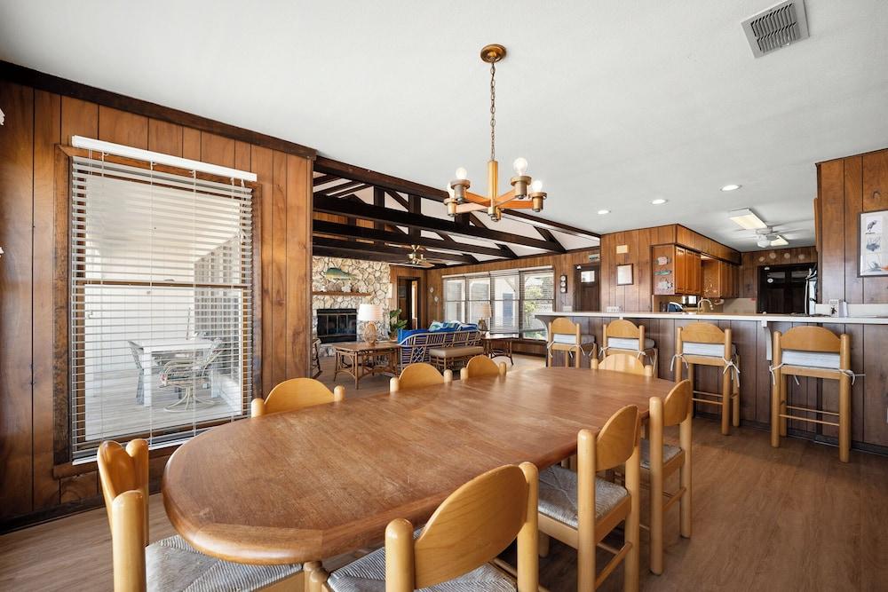 Ocean's Edge by Distinctive Beach Rentals