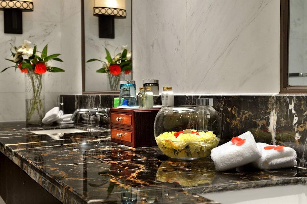 Crowne Plaza Yading by IHG