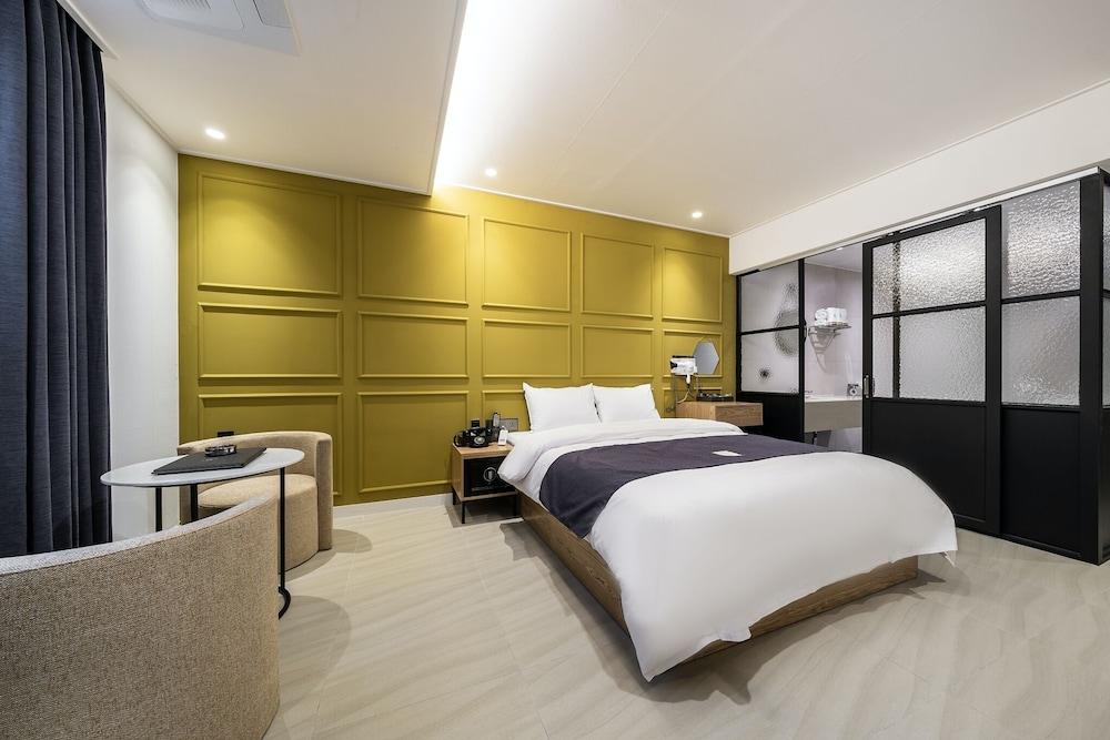 Brown Dot Hotel Suwon