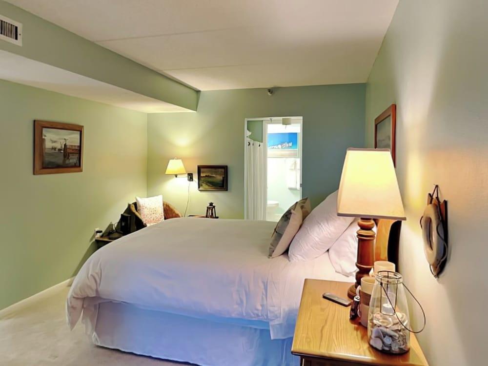 Jacksonville Beachdrifter by Distinctive Beach Rentals