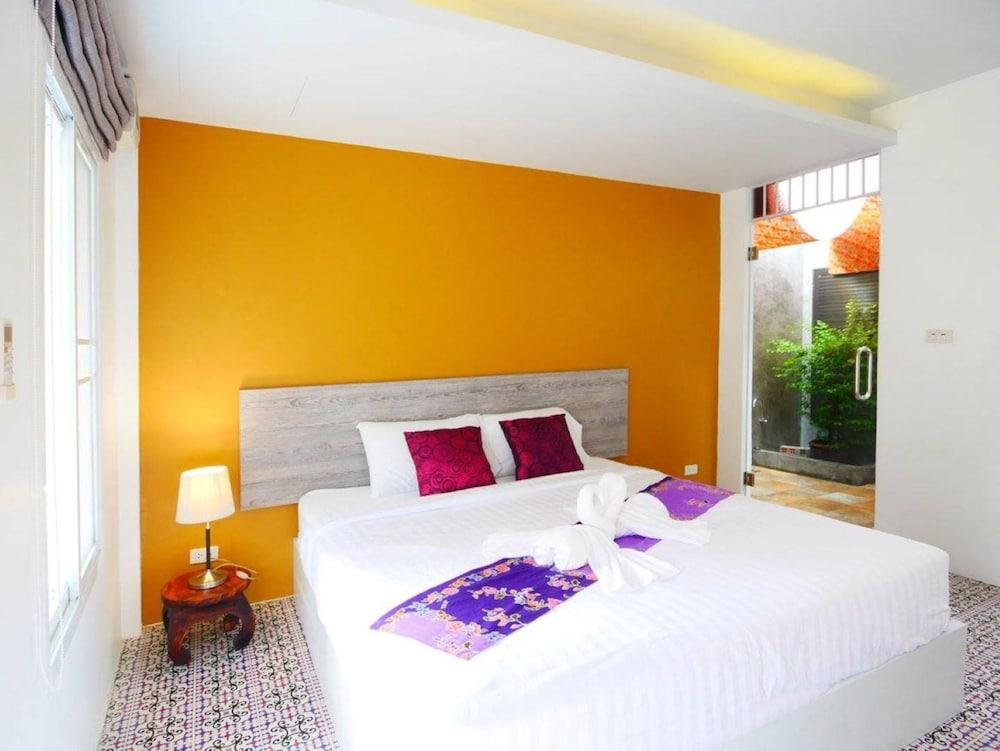 Forest Bungalows & Mama's Restaurant