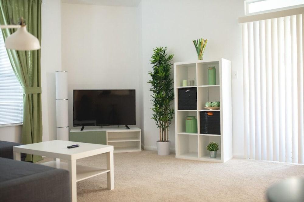 AC-311: Cozy Clearwater Condo