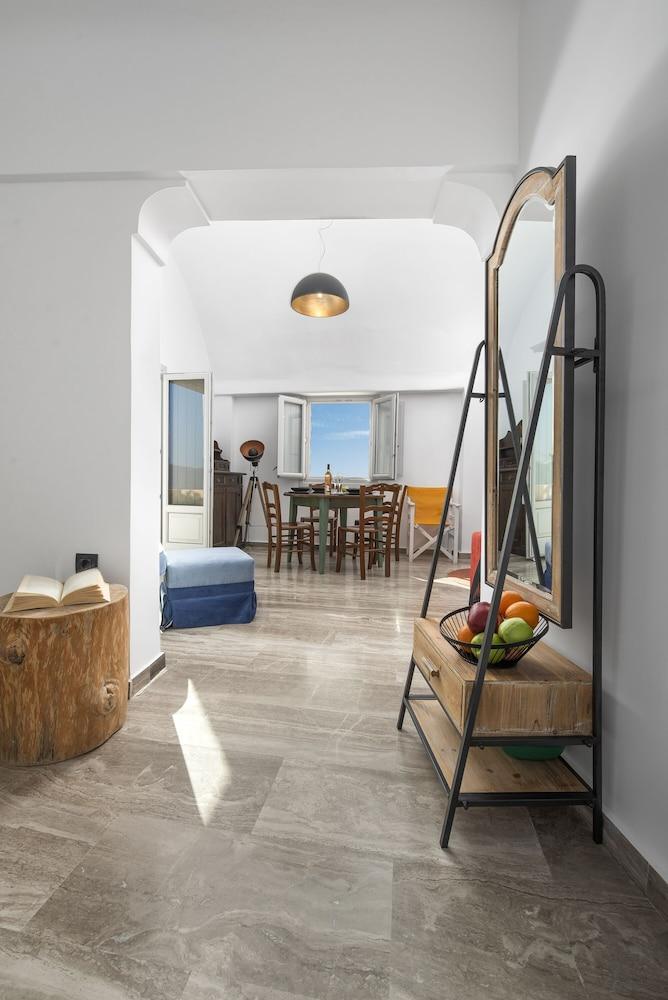 Sole d'oro Sunset & Caldera View Grand Suite