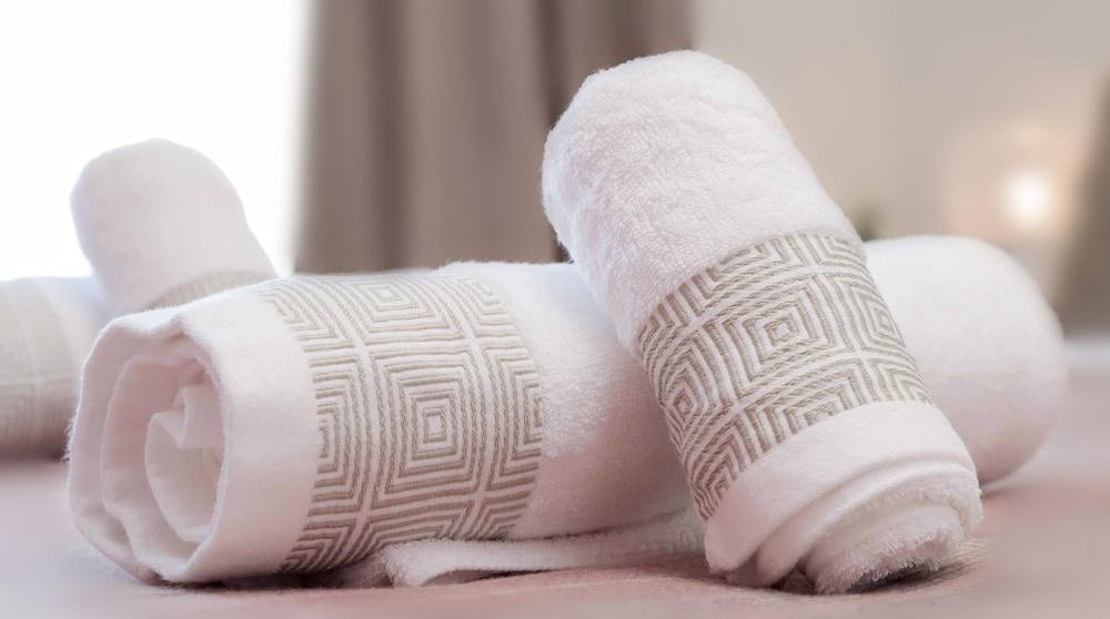 Ostay Vermillion Namba