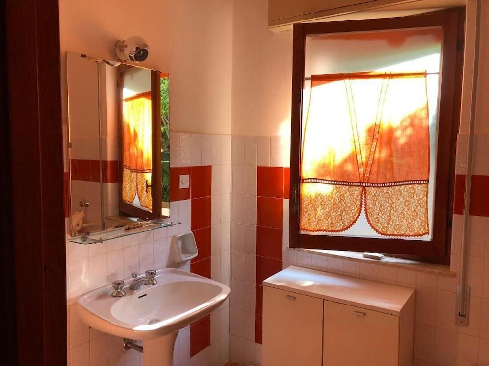 Robertas Villa - Home Holiday