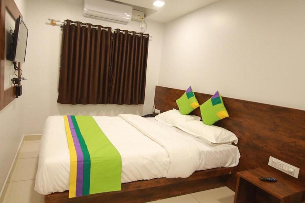 New Light Executive Rooms