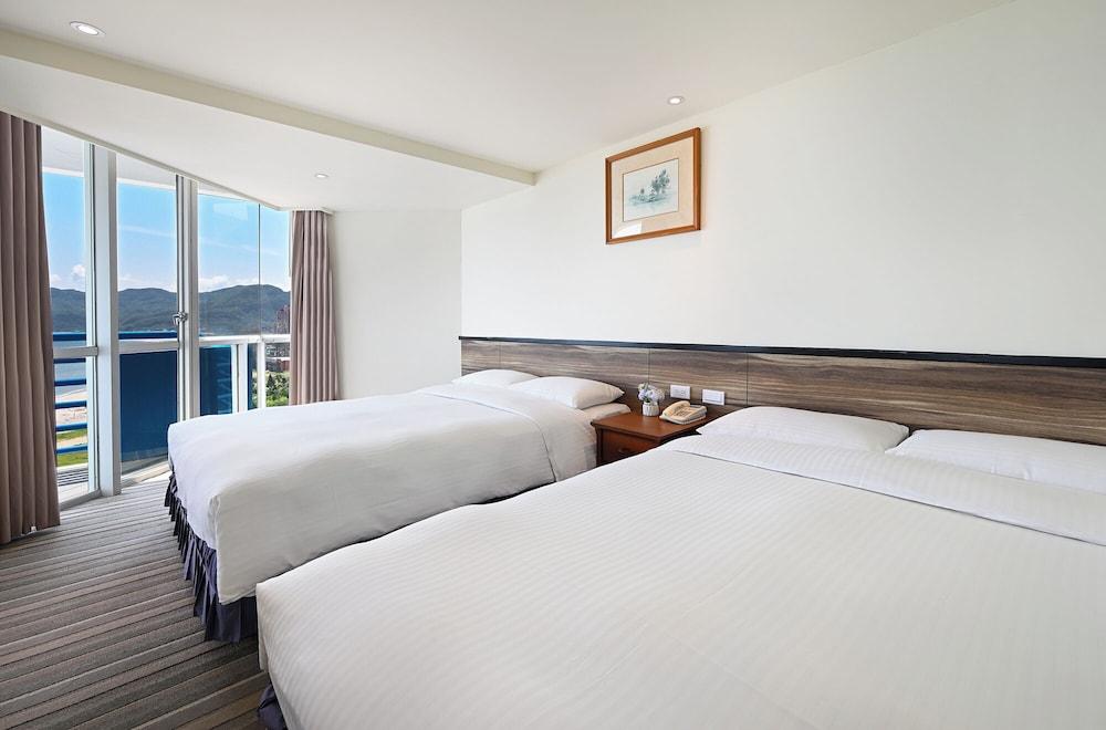 CT Green Bay Hot-Spring Hotel