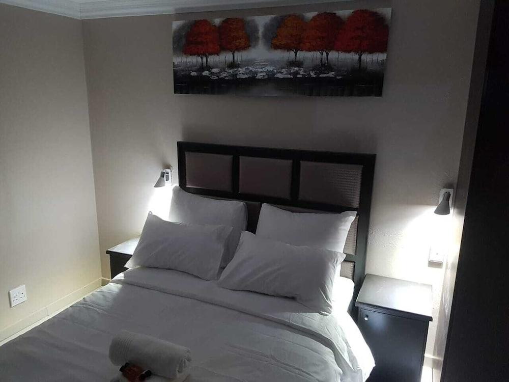 The Royal Prime Guest Lodge