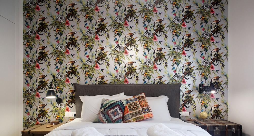 Acropolis homm Urban Oasis