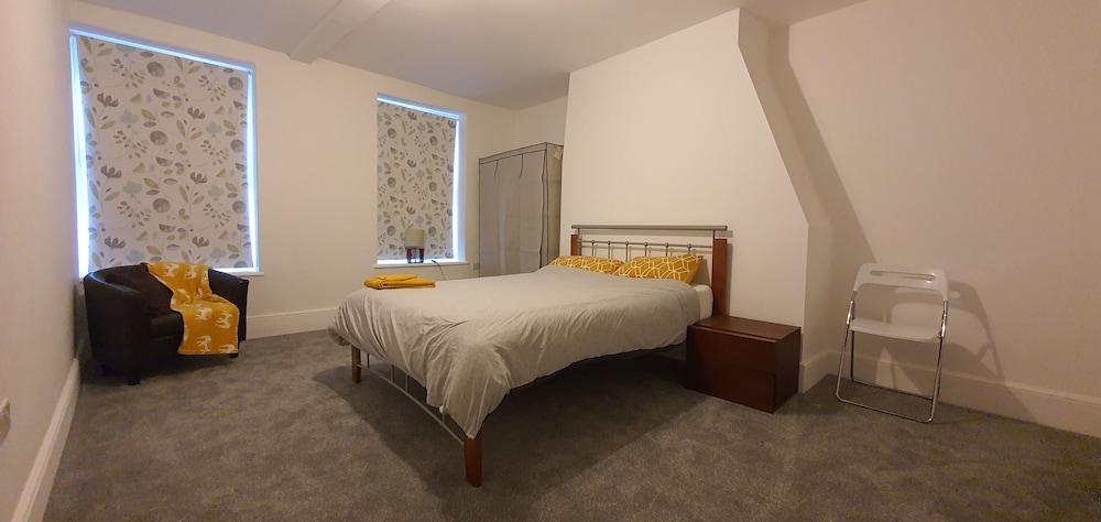 Grace Apartments - Living Stone 2