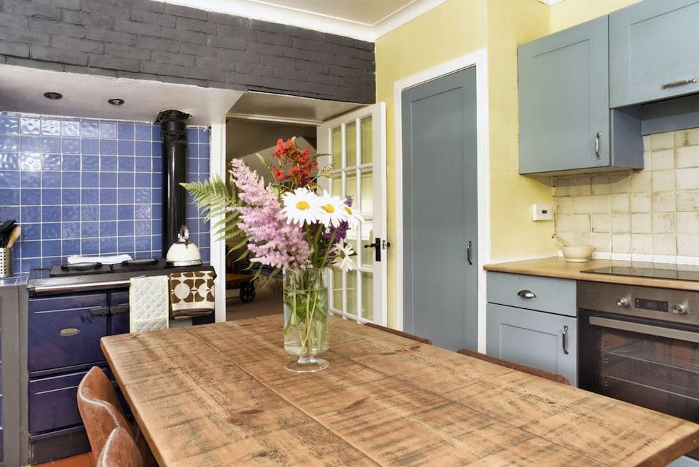 Ochil Cottage In Bannockburn, Close to Stirling