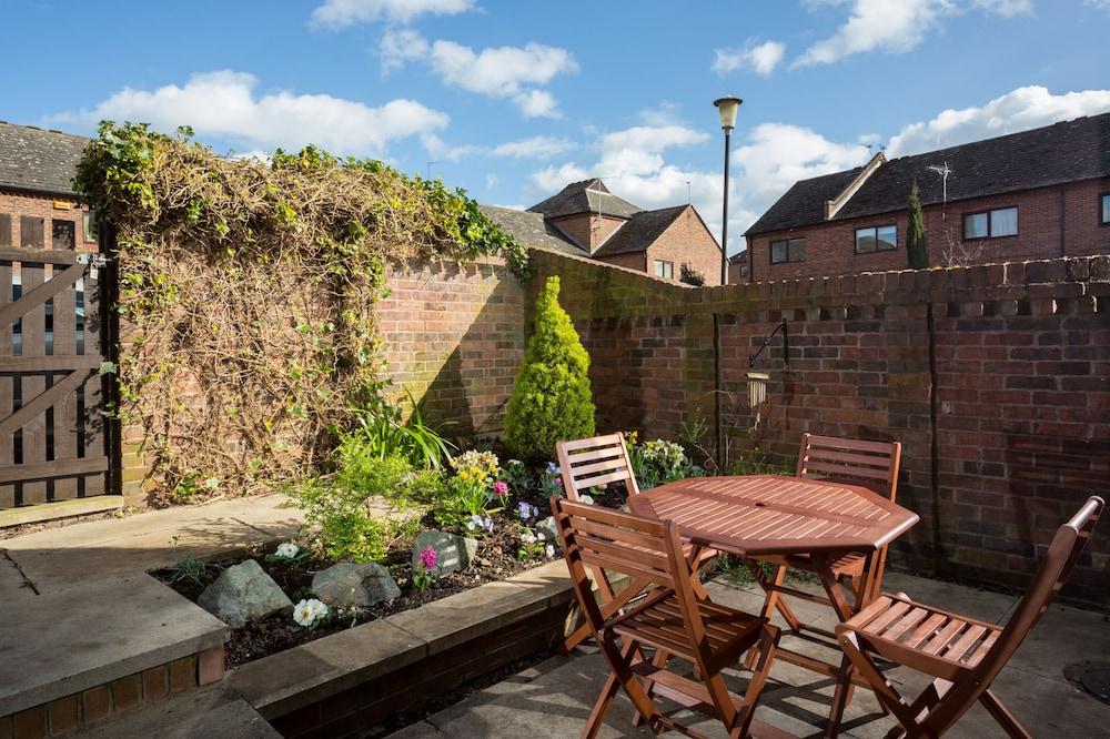 Fewster Way Townhouse