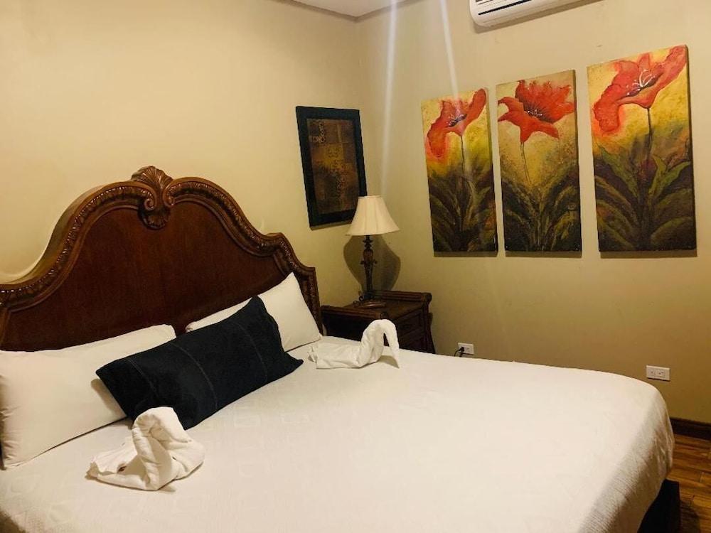 Hotel Royal Blue & Golf Cart Rental