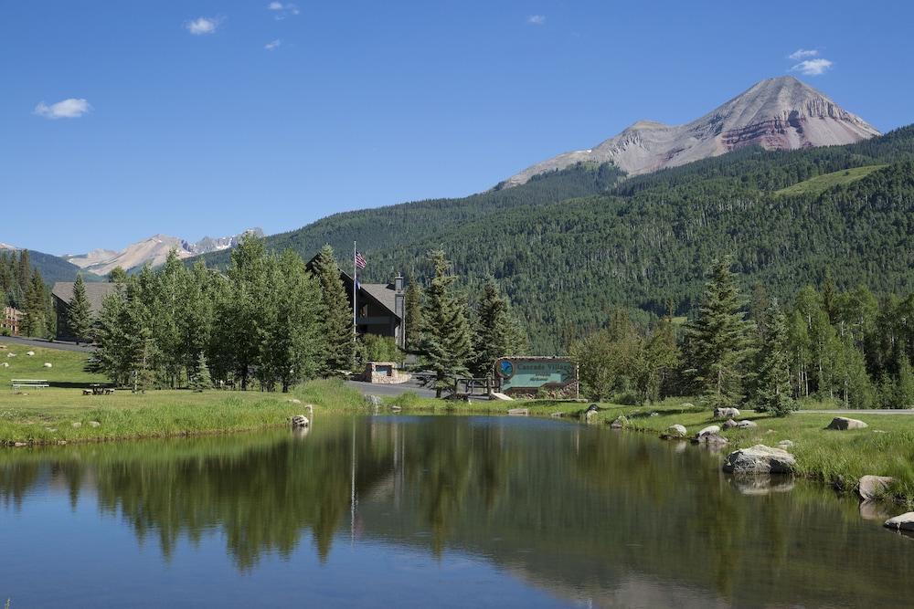 Cascade Village Two Bedroom Wintergreen Condo