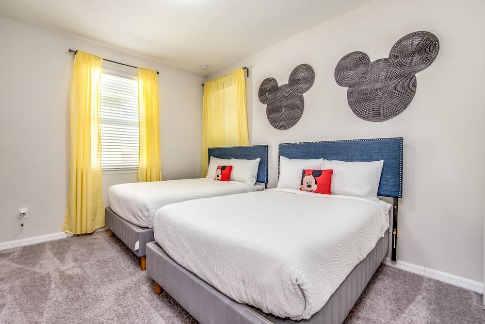 1851 Sawyer Palm Place