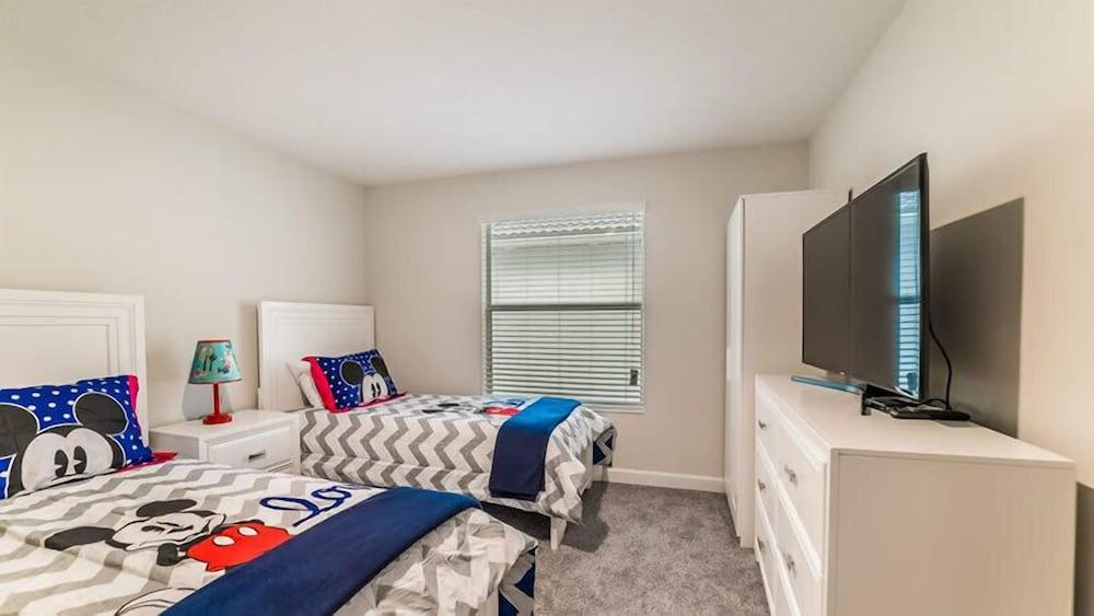 4706 Sleepy Hollow Drive