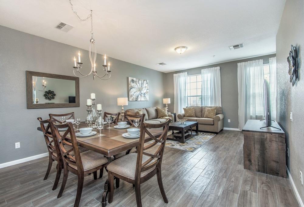 Updated Townhome, Near Conv Ctr, Universal & I-dr