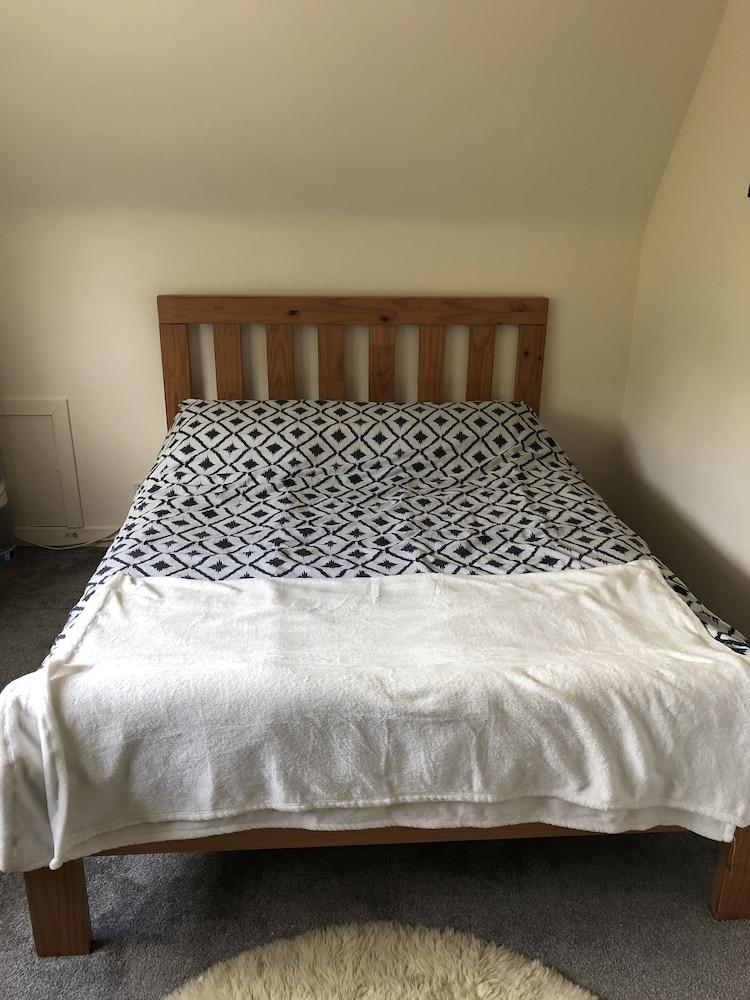 Limegrove, Comfortable Three Bedroom House