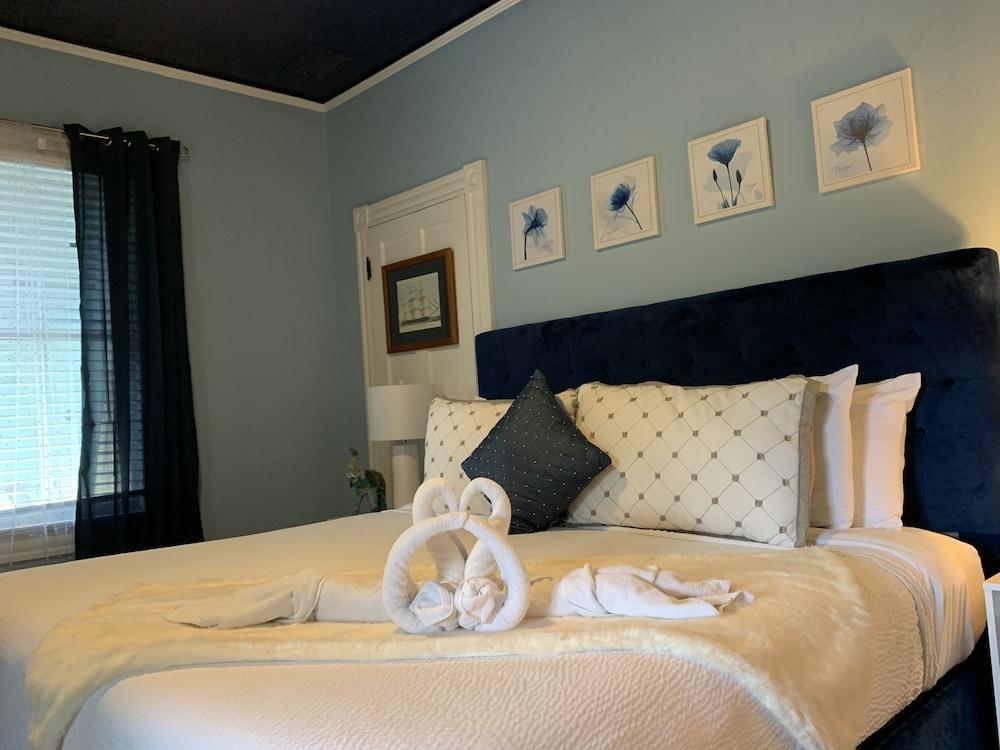 Peace & Plenty Inn Bed & Breakfast