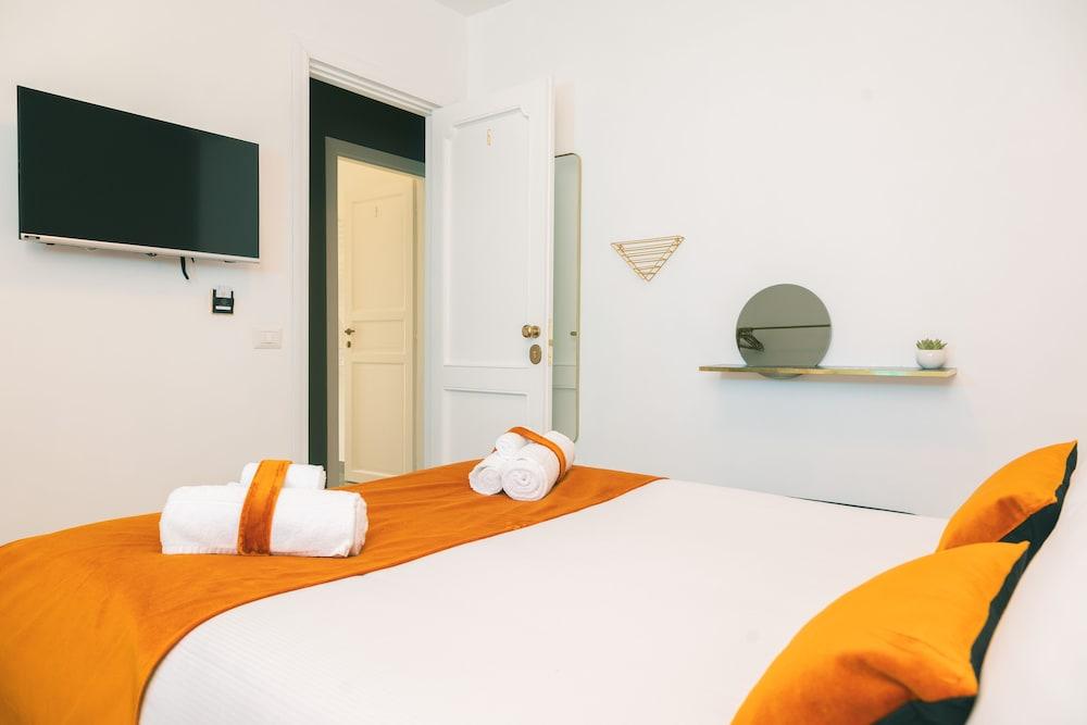 The Vista Rooms & Terrace