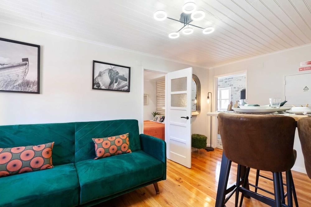 Modern & Bright One Bed Apt in St George's Castle