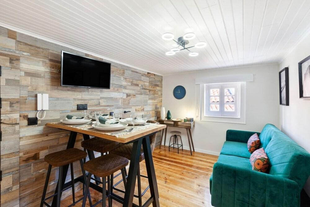 Modern & Bright One Bed Apt in St George's Castle