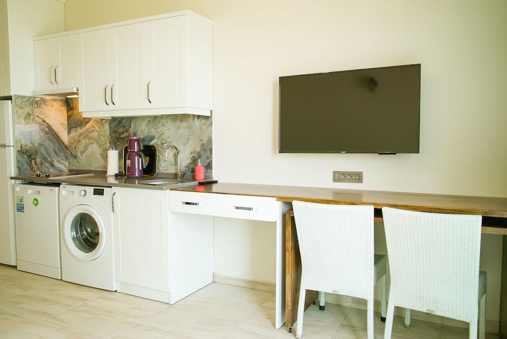 Dolunay Suit & Beach