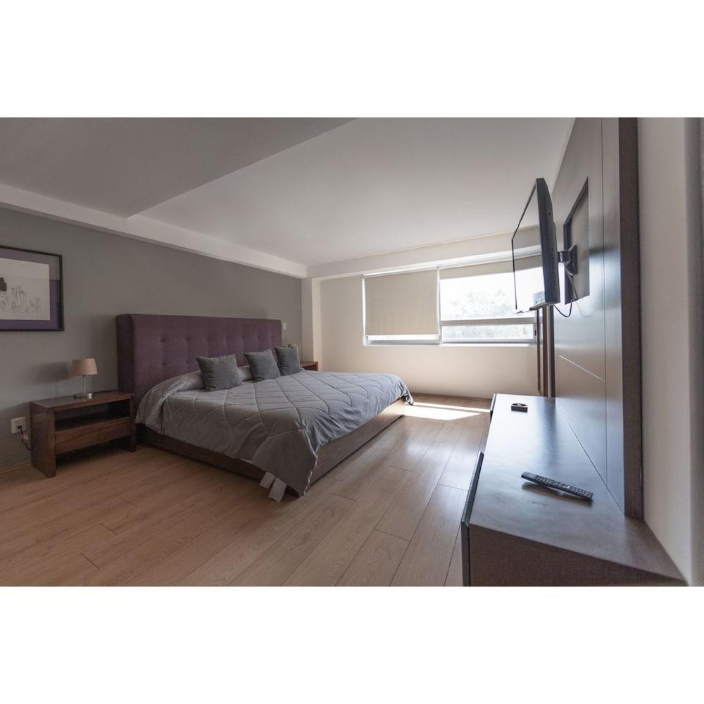 Destination Condesa @Alvaro Obregon St.