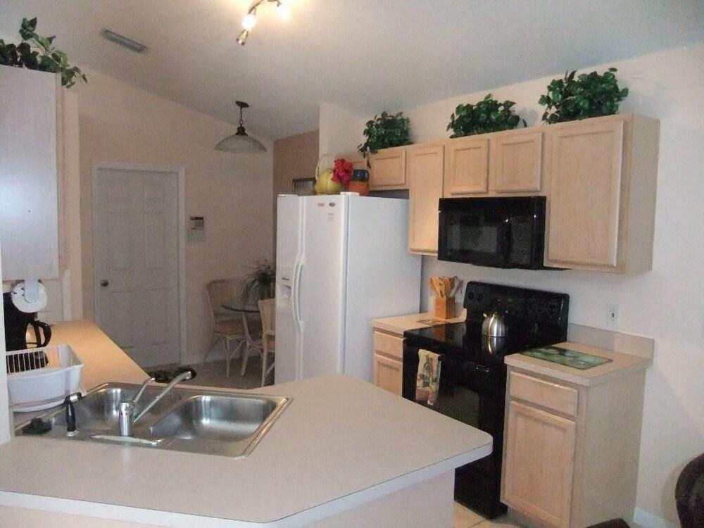 Ref 10 Luxury 3 Bed Villa With Private Pool Games Room