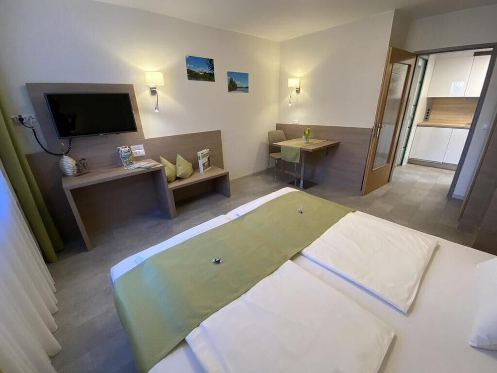 Privatzimmer & Ferienwohnungen Leeb