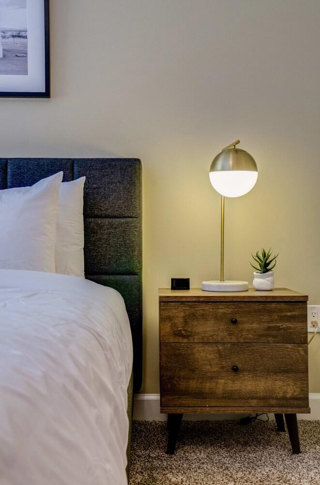 Abode Memphis - Downtown Madison Ave