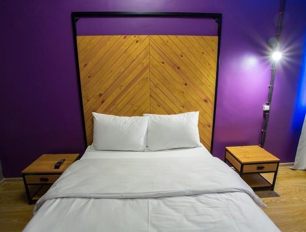 Capsule Hotel de Lux ApraxInn — Hostel