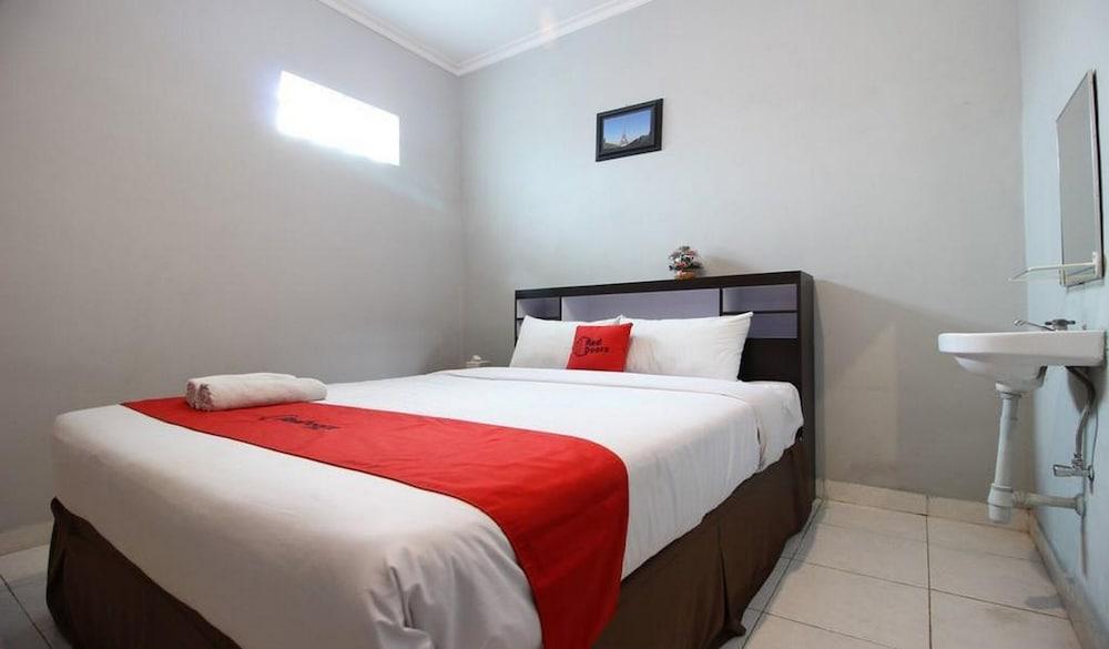 RedDoorz Plus @ Hotel Star 88