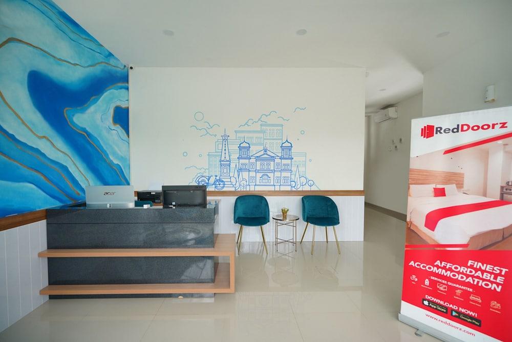 RedDoorz Plus @ Terban Residence