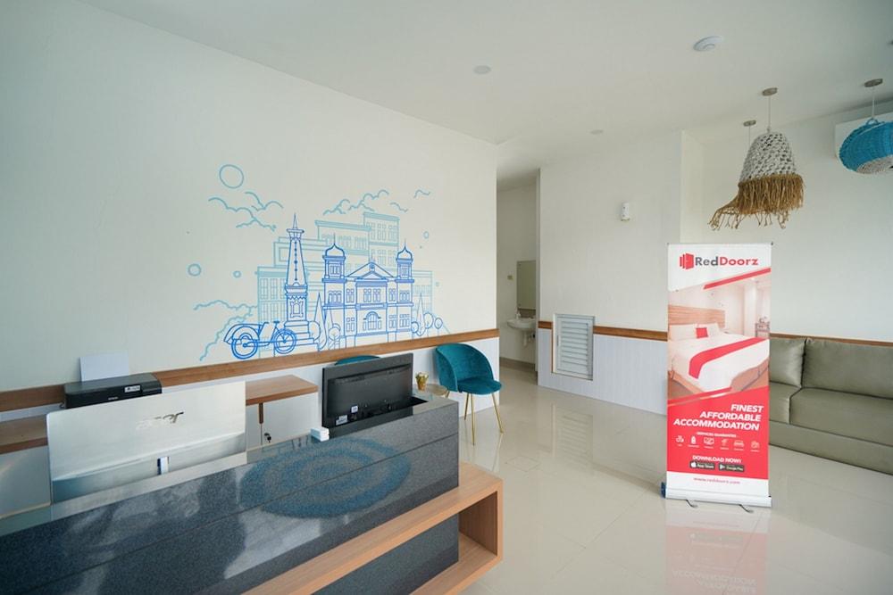 RedDoorz Plus @ Terban Residence