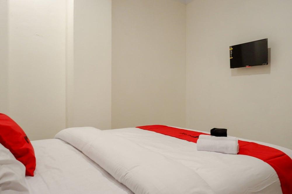 RedDoorz @ Losari Area 2