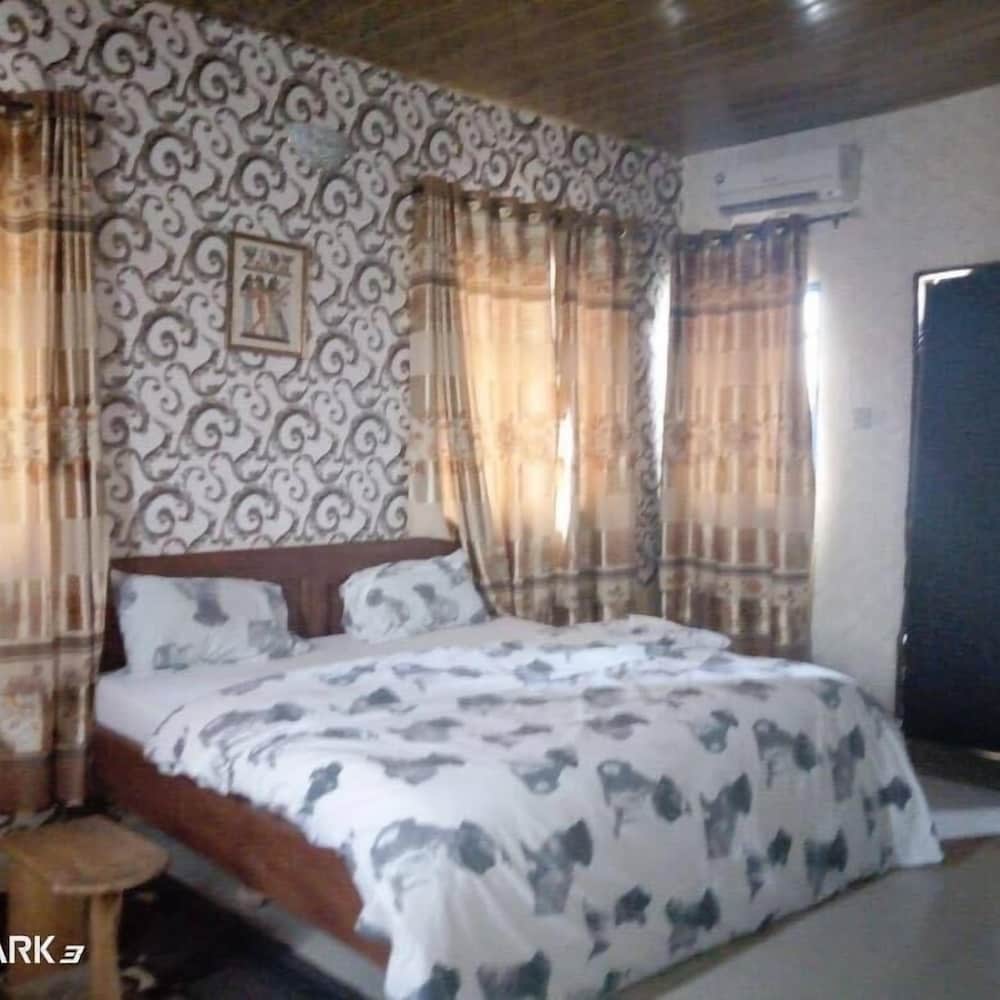 Perfecto Hotel Suites Lounge