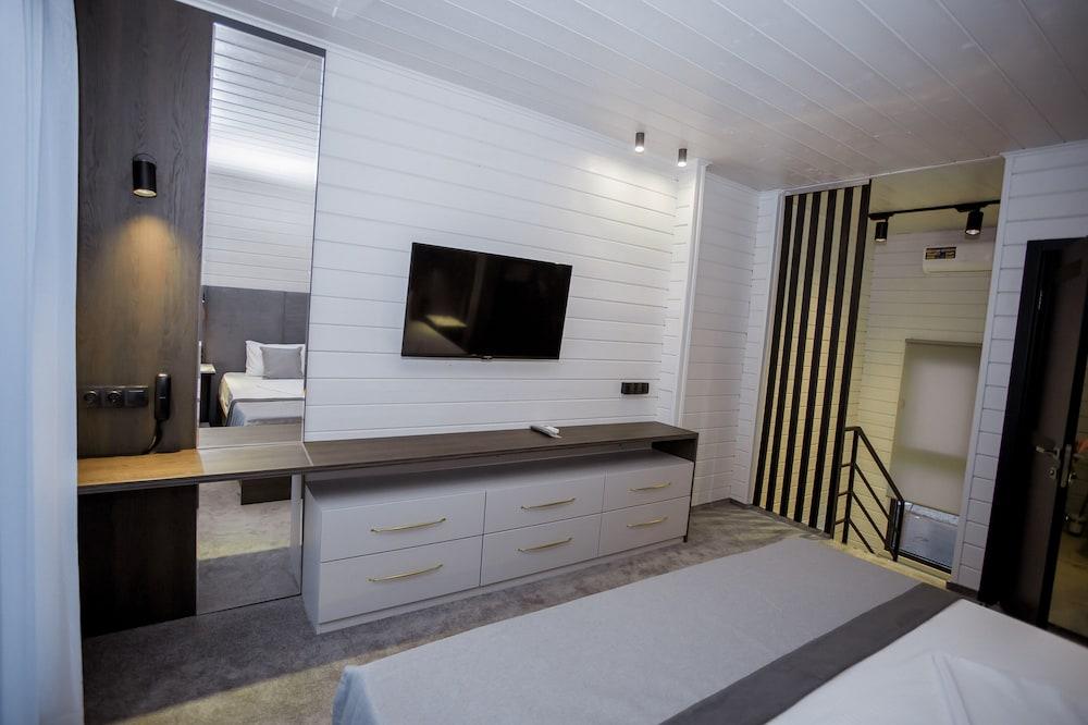 Grand Sapphire Village