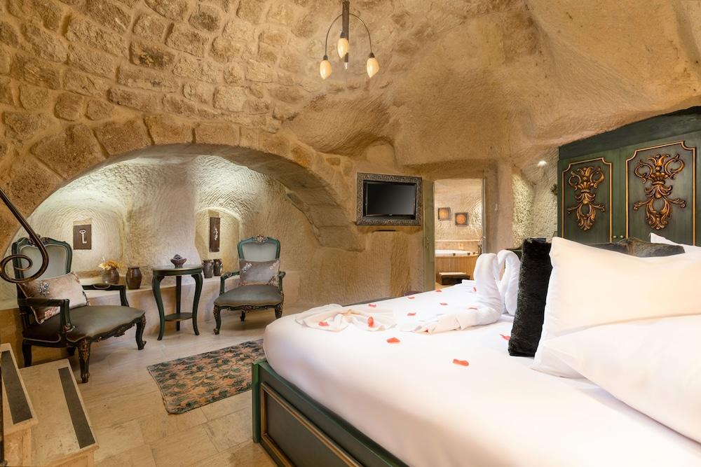 Elysion Cave Suites