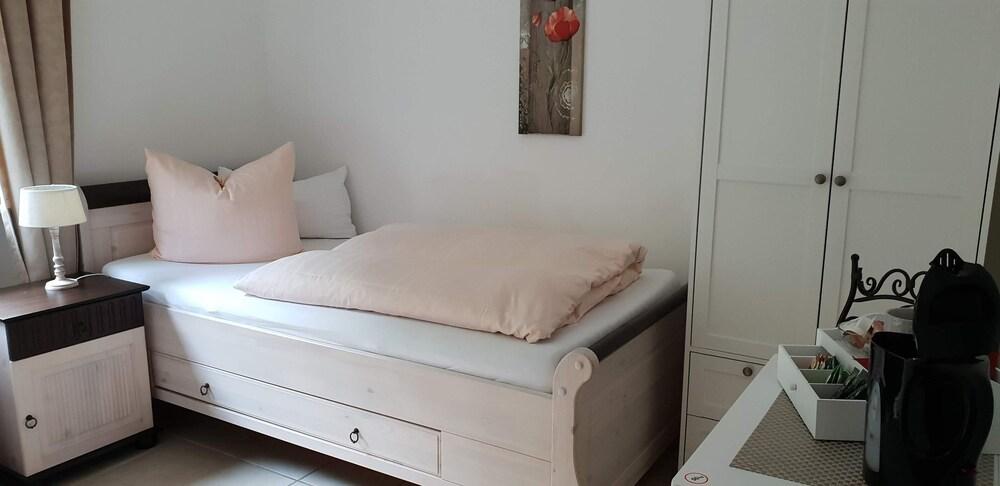 Hotel-Restaurant-Cafe Elfenmühle