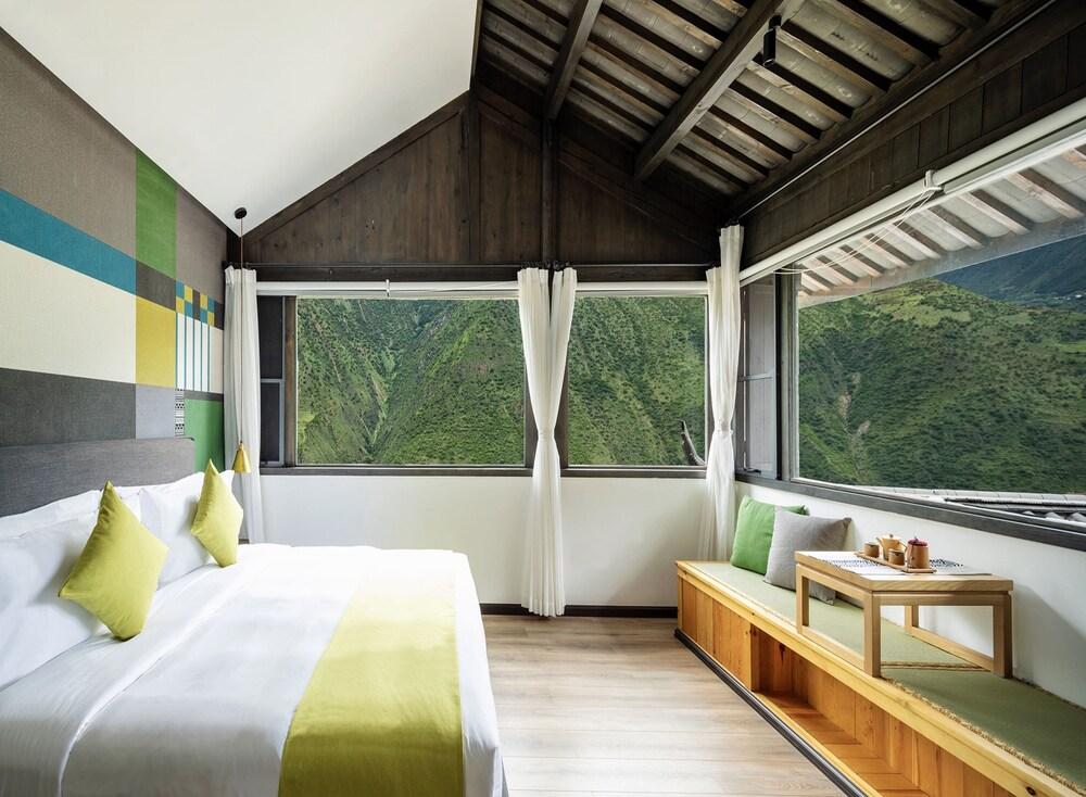 LUX Tea Horse Road Stone Town