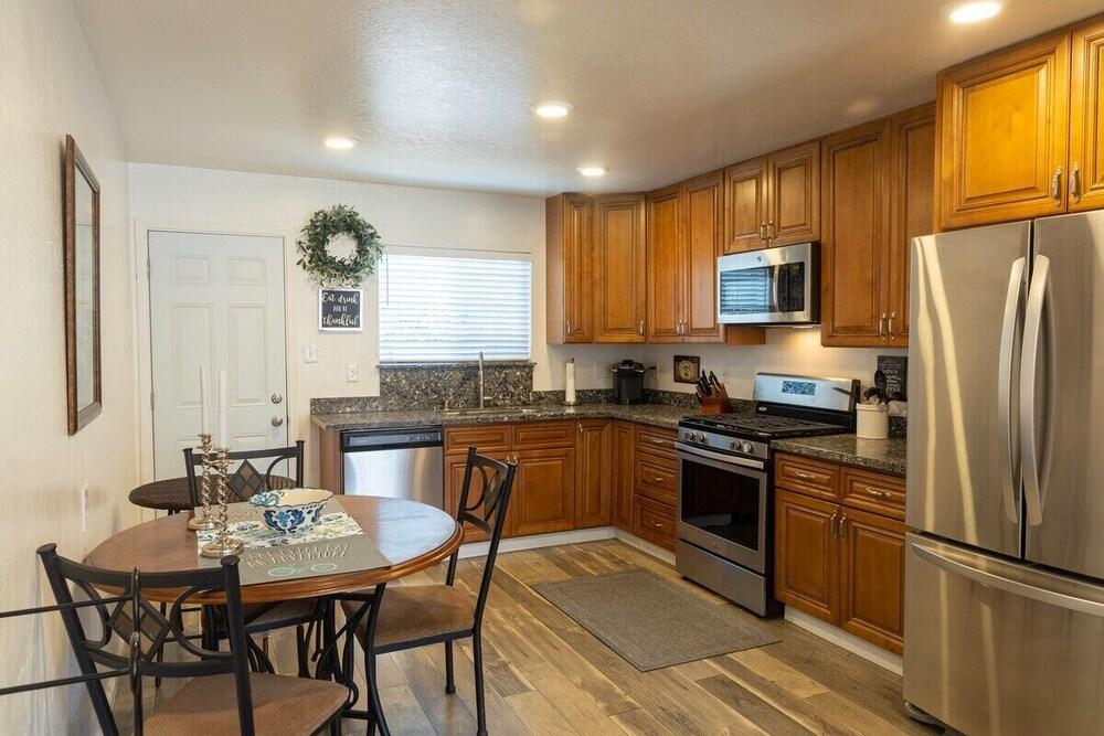 Charming, 2 Bedroom in Newark