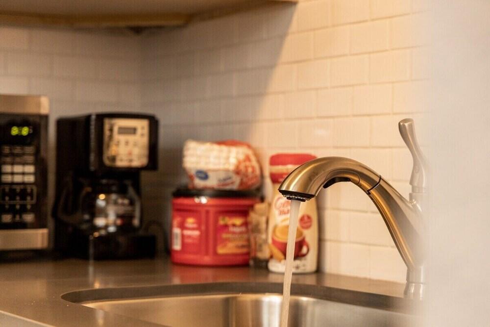 Comfy Studio in West Oakland